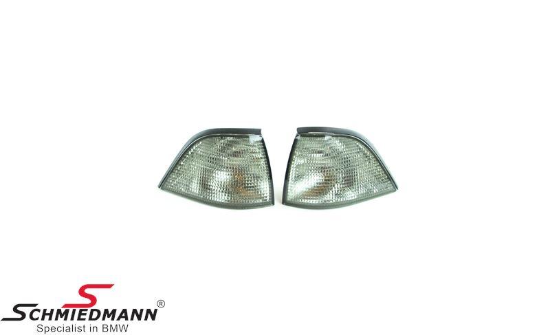 Grey front turn signals for coupé and convertible models